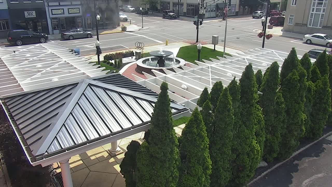 Crawfordsville Marie Canine Plaza Square Live Cam - Crawfordsville, Montgomery, Indiana, USA