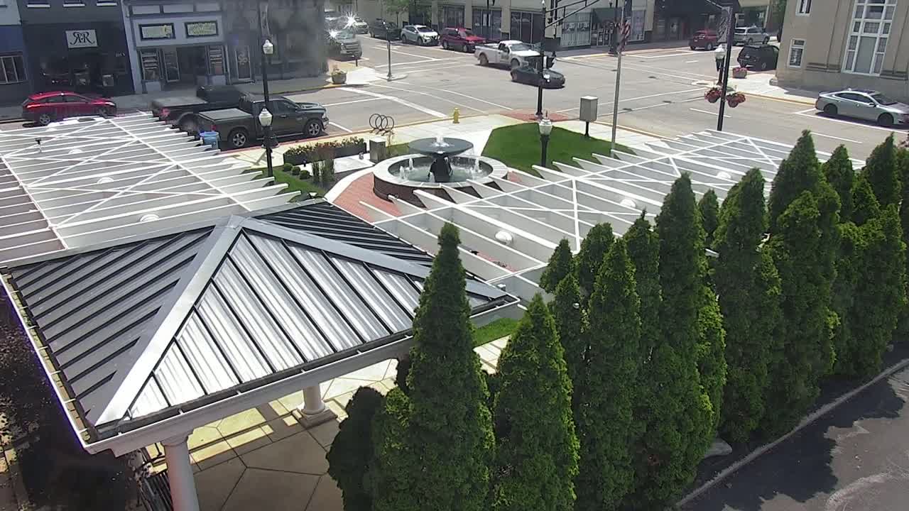 Crawfordsville Marie Canine Plaza Square Live Cam - Crawfordsville, Montgomery, Indiana, USA