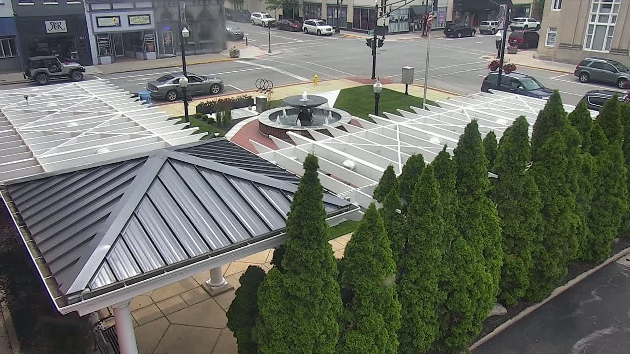 Crawfordsville Marie Canine Plaza Square Live Cam - Crawfordsville, Montgomery, Indiana, USA