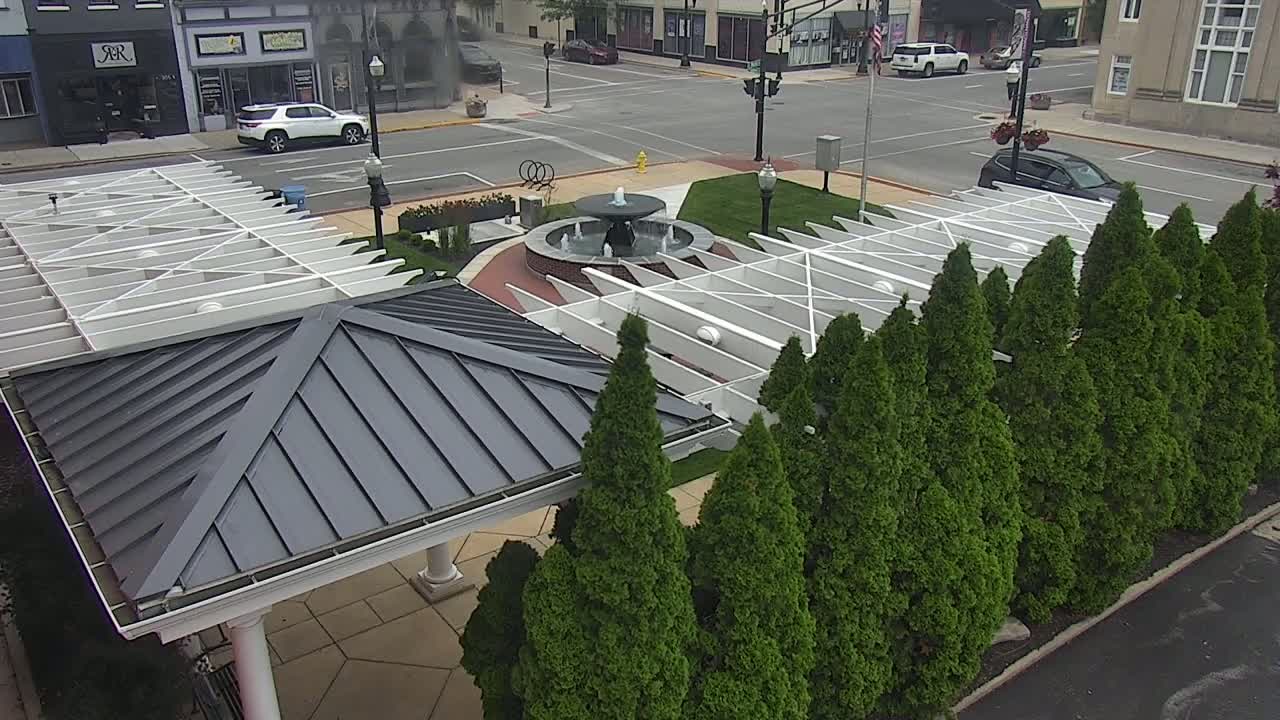 Crawfordsville Marie Canine Plaza Square Live Cam - Crawfordsville, Montgomery, Indiana, USA