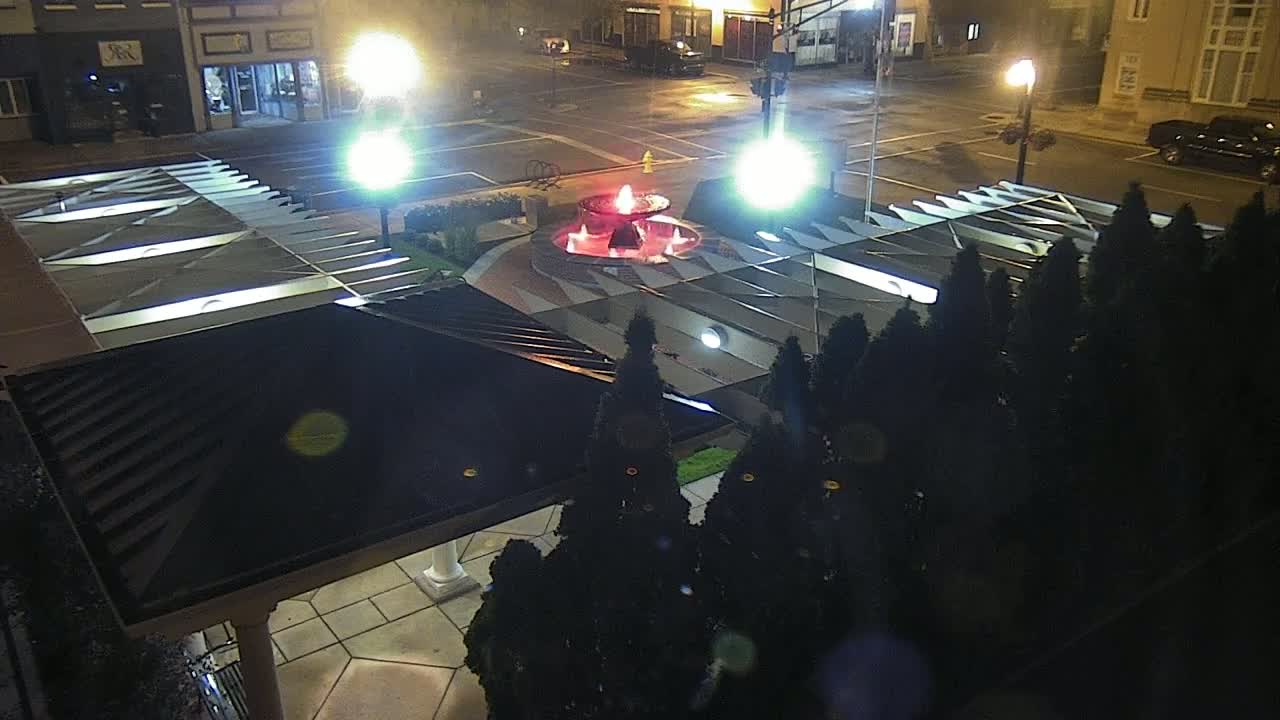 Crawfordsville Marie Canine Plaza Square Live Cam - Crawfordsville, Montgomery, Indiana, USA