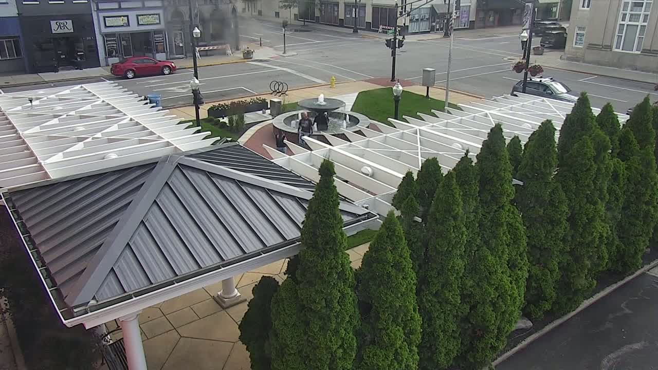 Crawfordsville Marie Canine Plaza Square Live Cam - Crawfordsville, Montgomery, Indiana, USA