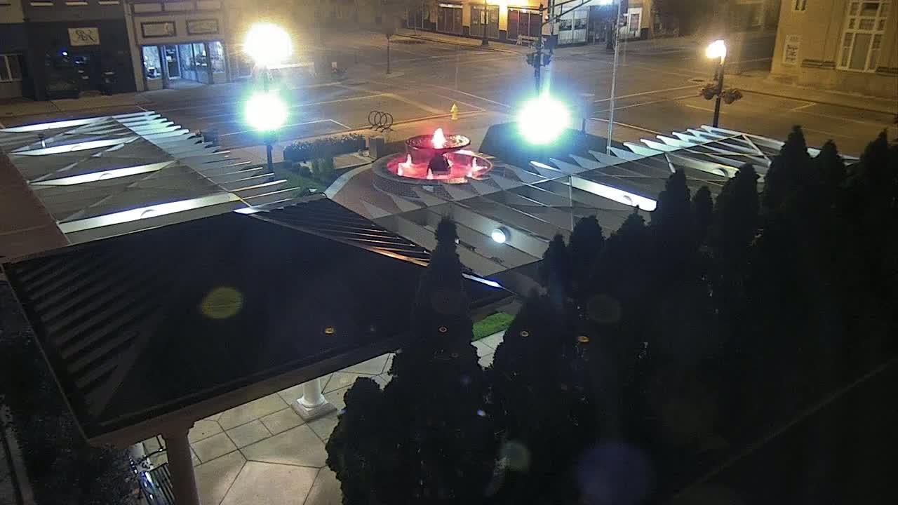 Crawfordsville Marie Canine Plaza Square Live Cam - Crawfordsville, Montgomery, Indiana, USA