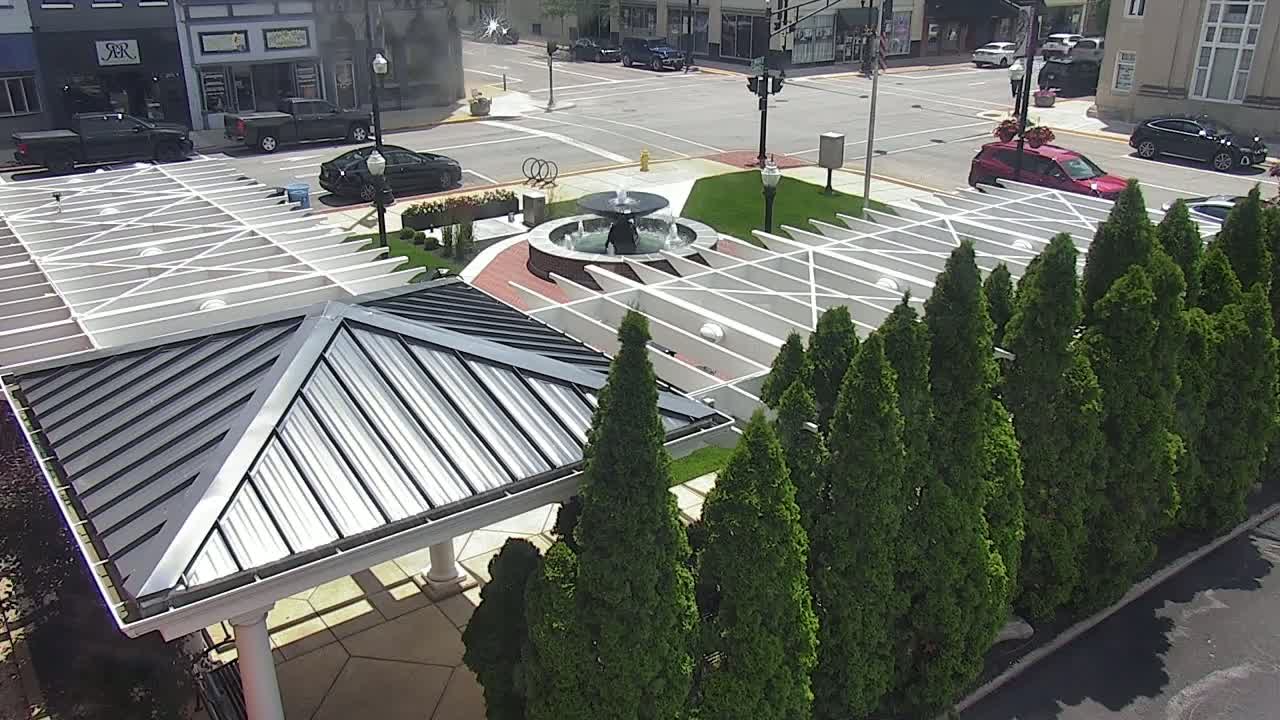 Crawfordsville Marie Canine Plaza Square Live Cam - Crawfordsville, Montgomery, Indiana, USA
