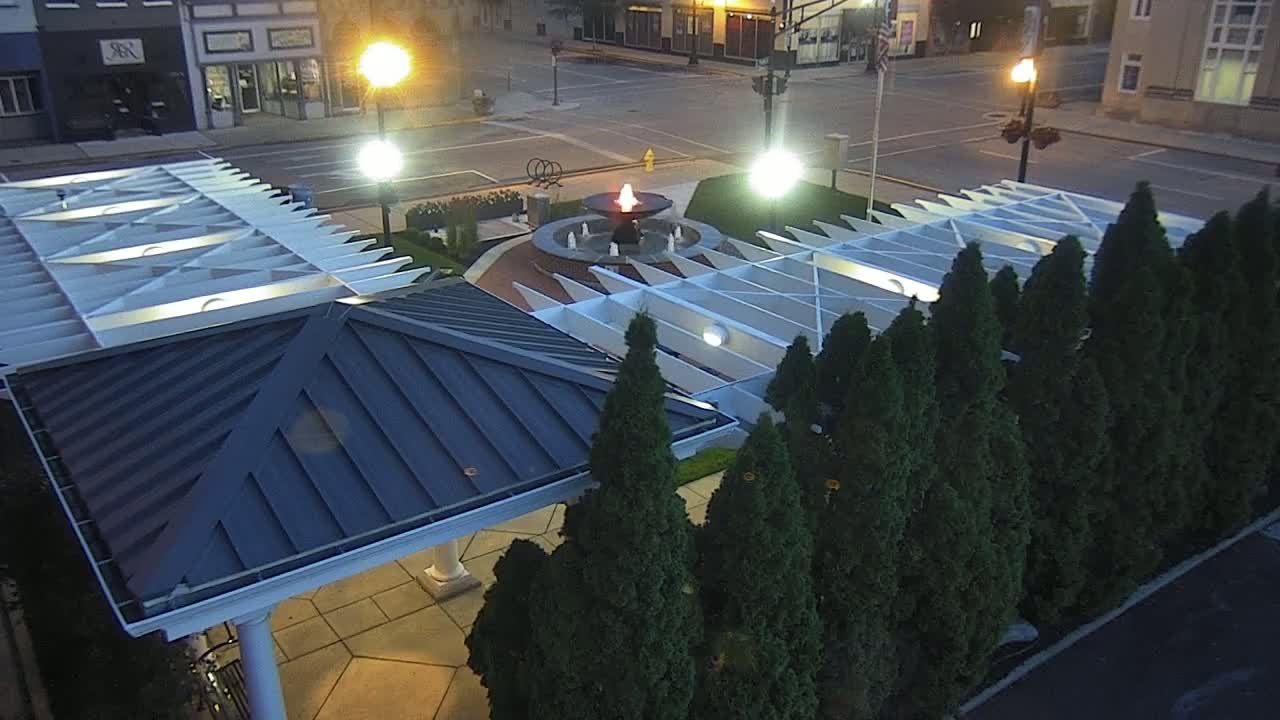Crawfordsville Marie Canine Plaza Square Live Cam - Crawfordsville, Montgomery, Indiana, USA
