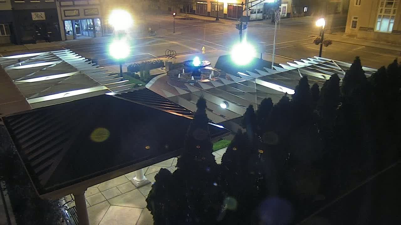 Crawfordsville Marie Canine Plaza Square Live Cam - Crawfordsville, Montgomery, Indiana, USA