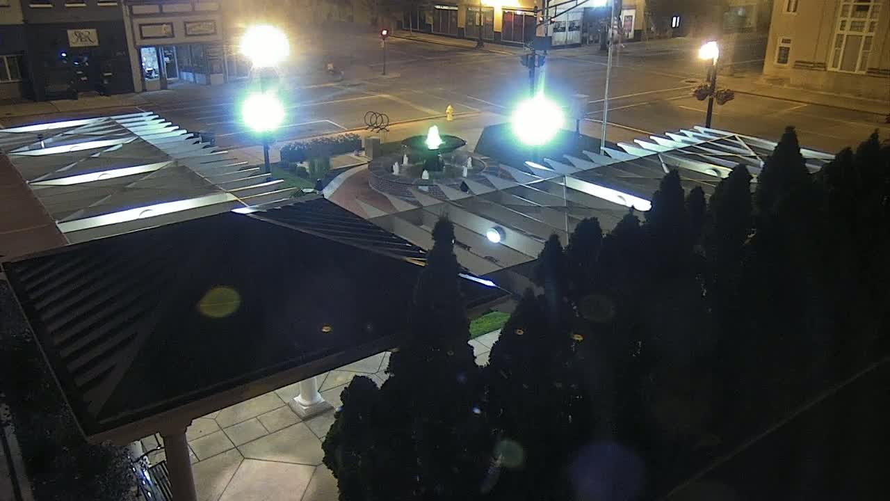 Crawfordsville Marie Canine Plaza Square Live Cam - Crawfordsville, Montgomery, Indiana, USA