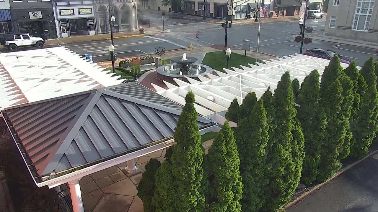 Crawfordsville Marie Canine Plaza Square Live Cam - Crawfordsville, Montgomery, Indiana, USA