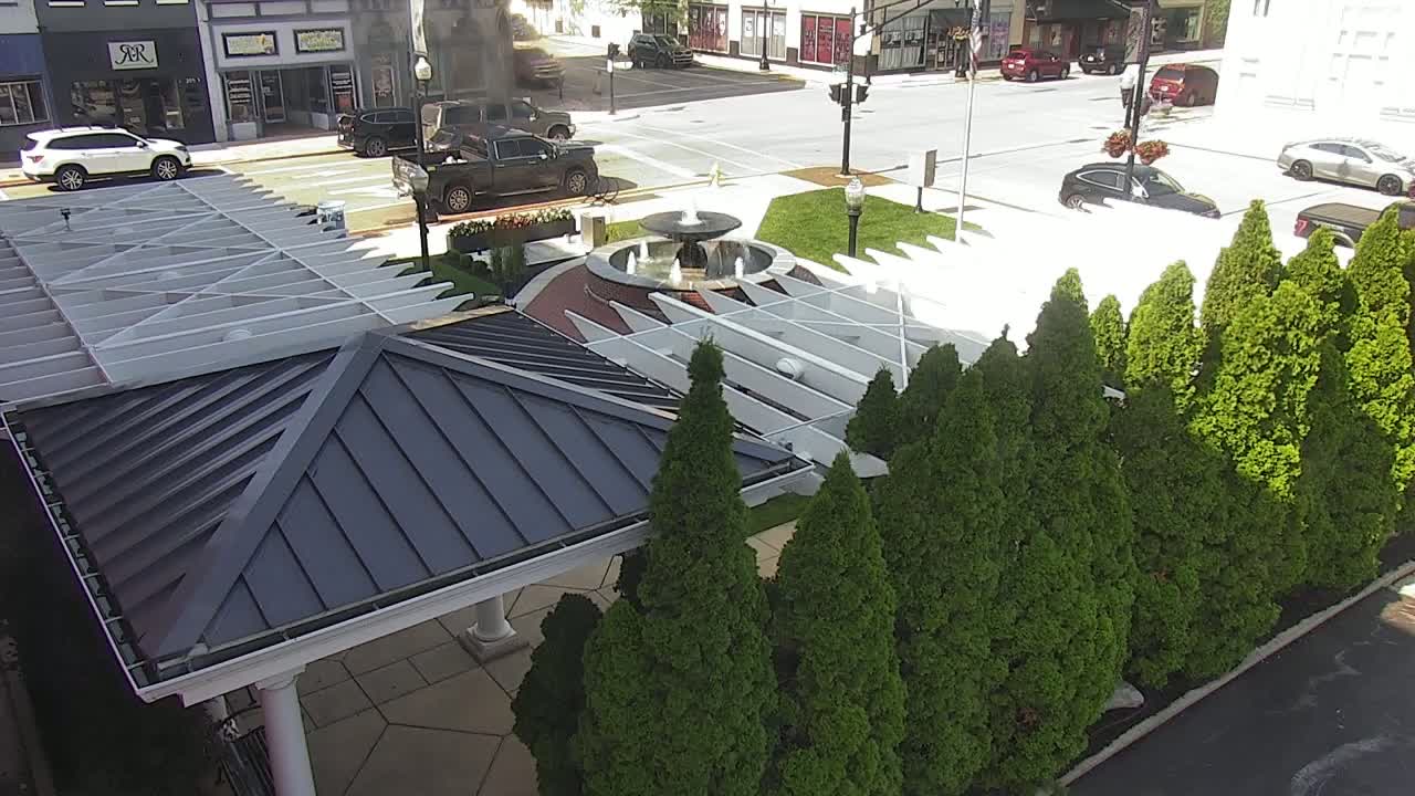Crawfordsville Marie Canine Plaza Square Live Cam - Crawfordsville, Montgomery, Indiana, USA