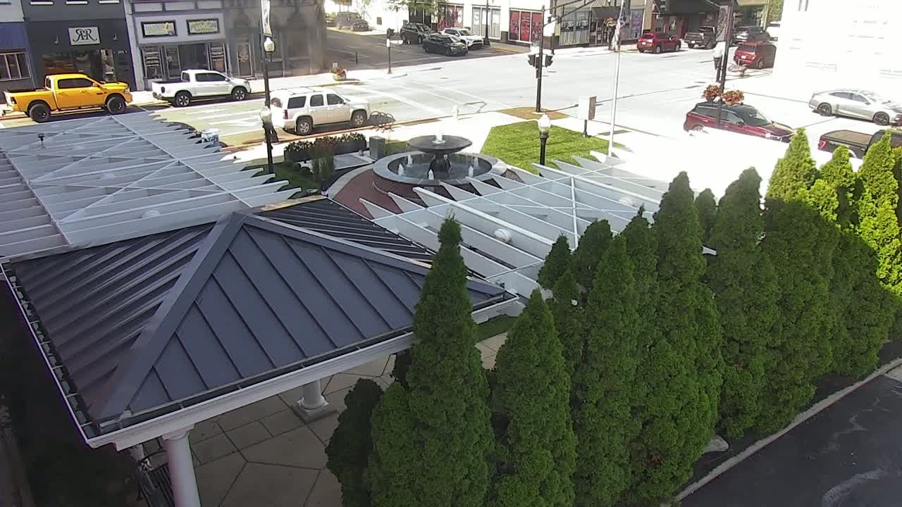 Crawfordsville Marie Canine Plaza Square Live Cam - Crawfordsville, Montgomery, Indiana, USA
