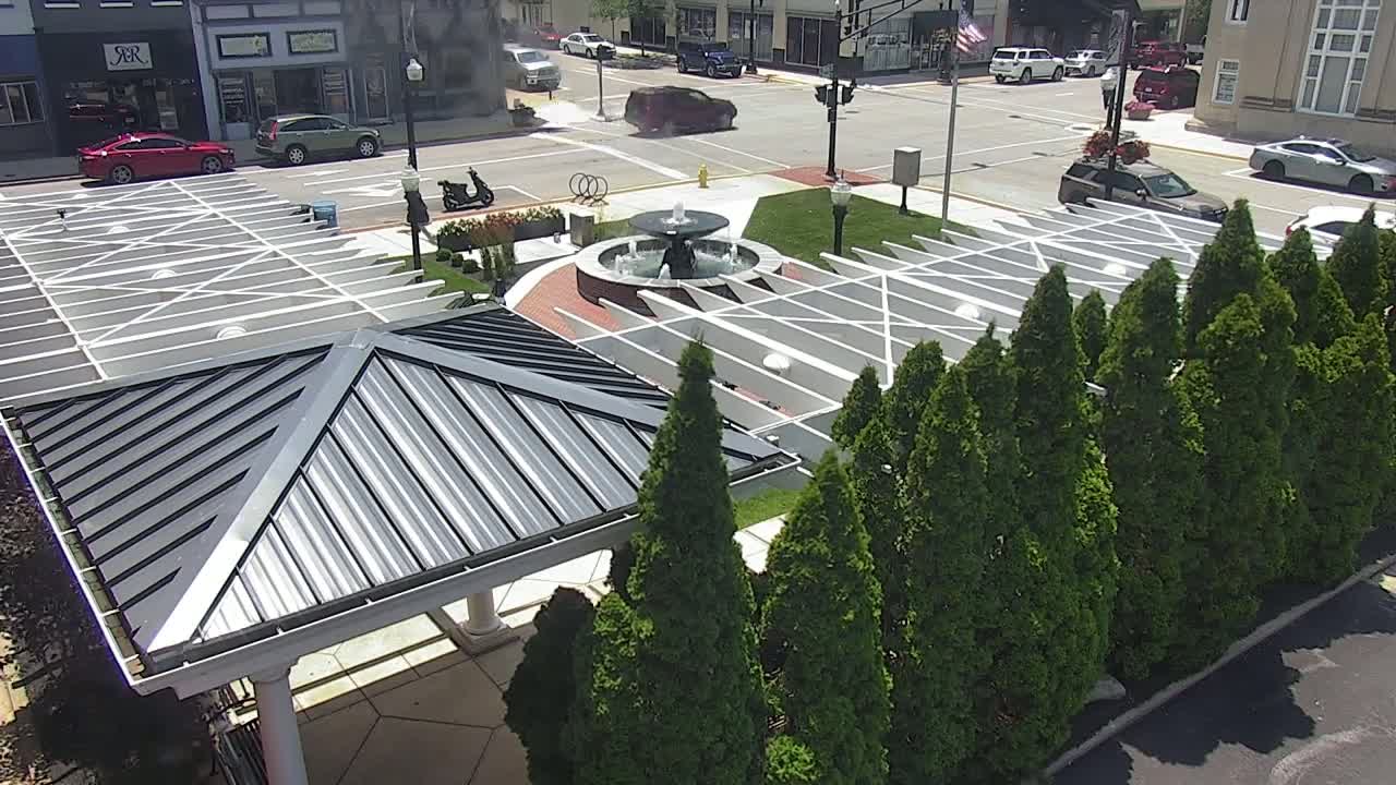 Crawfordsville Marie Canine Plaza Square Live Cam - Crawfordsville, Montgomery, Indiana, USA