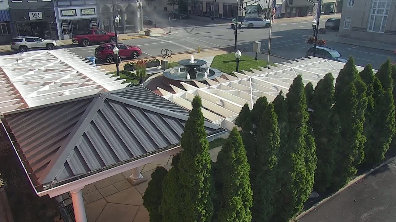 Crawfordsville Marie Canine Plaza Square Live Cam - Crawfordsville, Montgomery, Indiana, USA