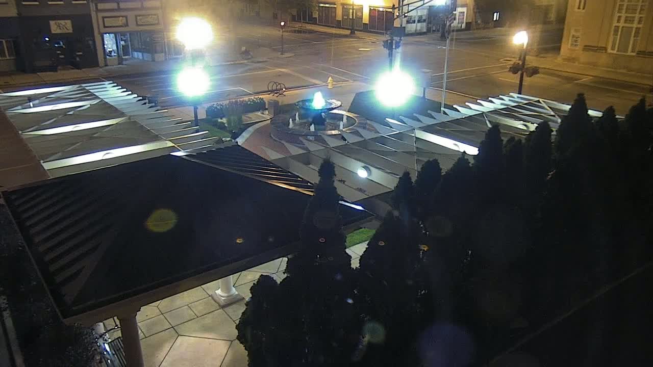 Crawfordsville Marie Canine Plaza Square Live Cam - Crawfordsville, Montgomery, Indiana, USA