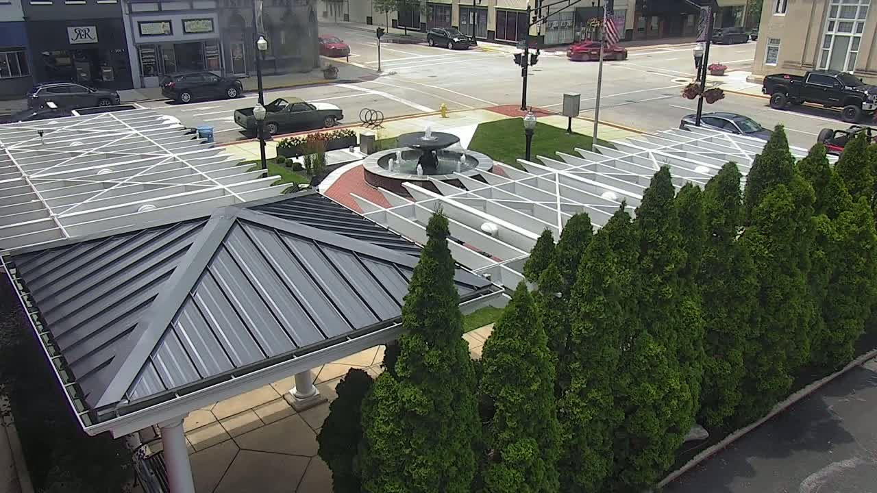 Crawfordsville Marie Canine Plaza Square Live Cam - Crawfordsville, Montgomery, Indiana, USA