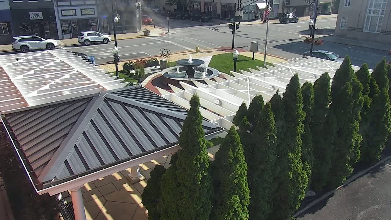 Crawfordsville Marie Canine Plaza Square Live Cam - Crawfordsville, Montgomery, Indiana, USA