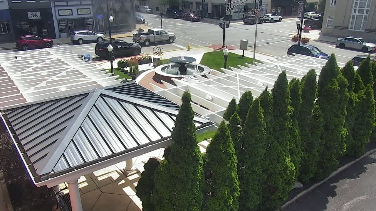 Crawfordsville Marie Canine Plaza Square Live Cam - Crawfordsville, Montgomery, Indiana, USA