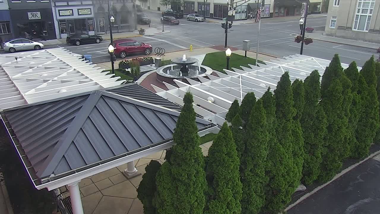 Crawfordsville Marie Canine Plaza Square Live Cam - Crawfordsville, Montgomery, Indiana, USA