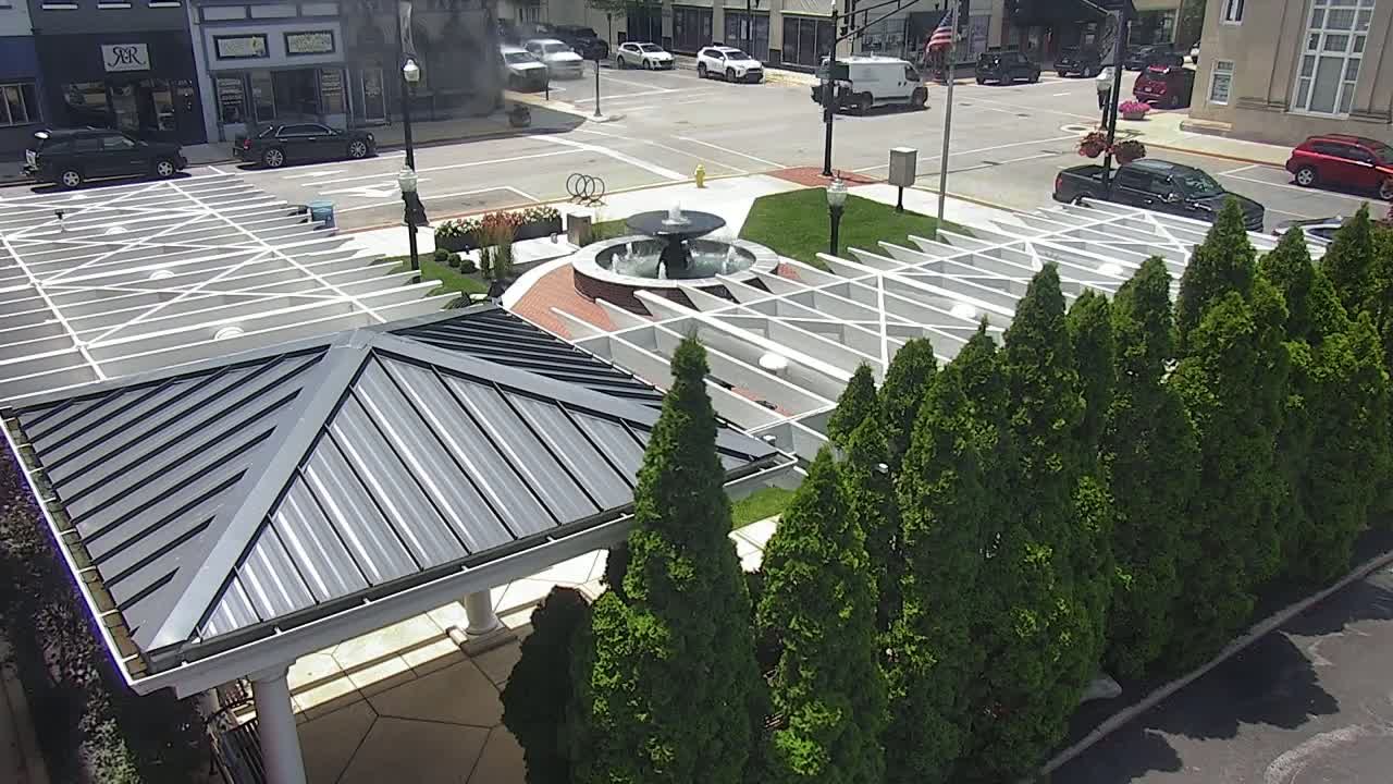 Crawfordsville Marie Canine Plaza Square Live Cam - Crawfordsville, Montgomery, Indiana, USA