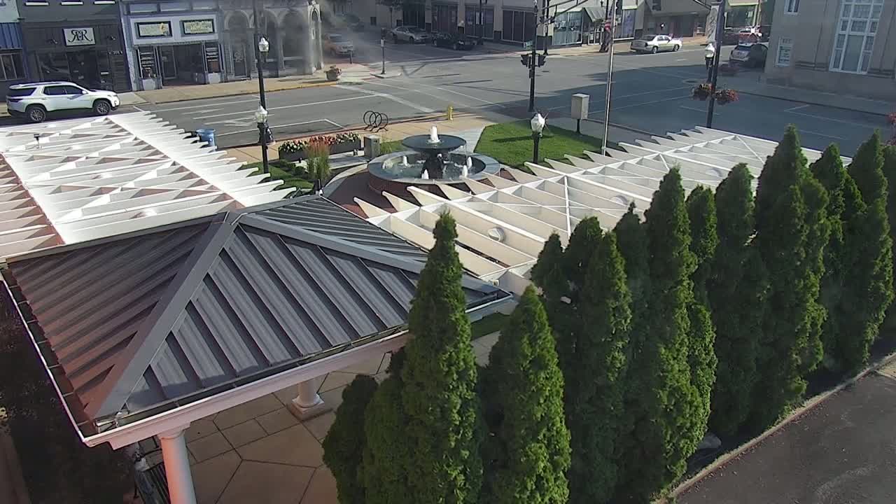 Crawfordsville Marie Canine Plaza Square Live Cam - Crawfordsville, Montgomery, Indiana, USA
