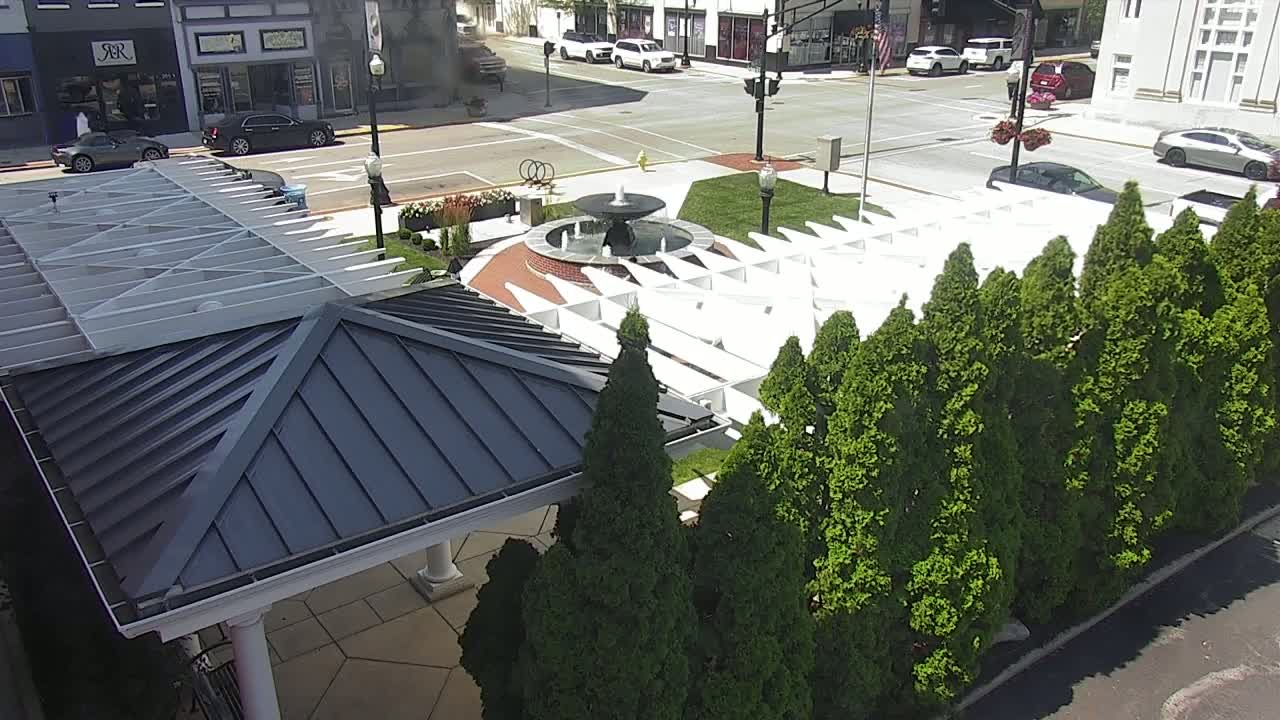 Crawfordsville Marie Canine Plaza Square Live Cam - Crawfordsville, Montgomery, Indiana, USA
