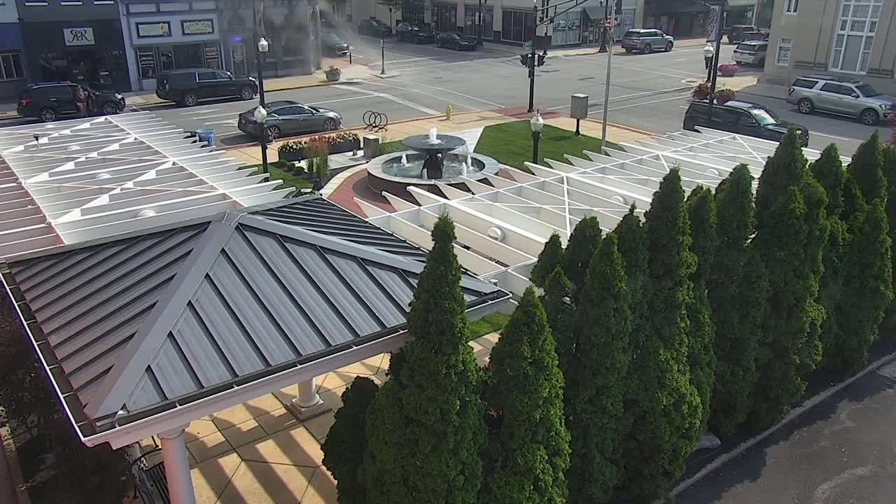 Crawfordsville Marie Canine Plaza Square Live Cam - Crawfordsville, Montgomery, Indiana, USA