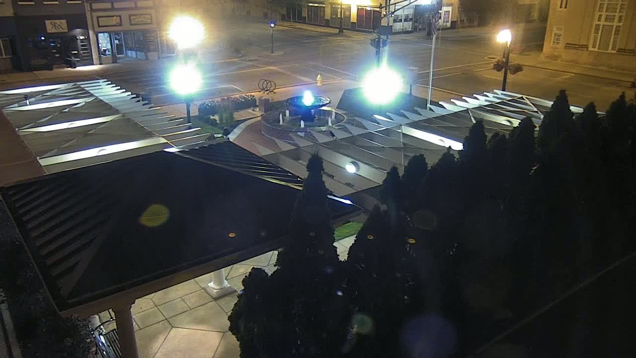 Crawfordsville Marie Canine Plaza Square Live Cam - Crawfordsville, Montgomery, Indiana, USA