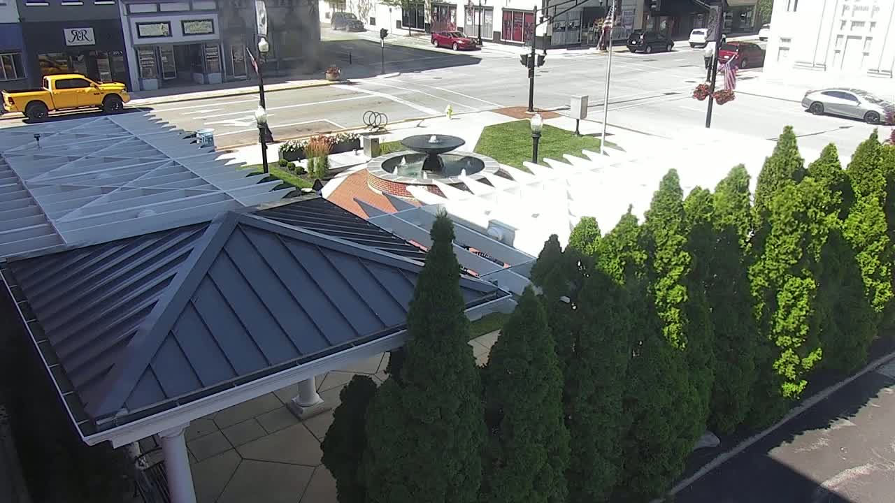 Crawfordsville Marie Canine Plaza Square Live Cam - Crawfordsville, Montgomery, Indiana, USA