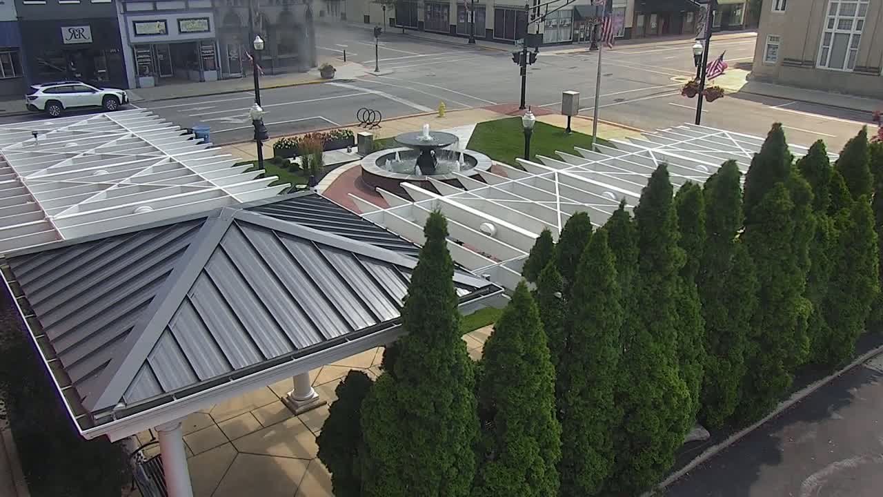 Crawfordsville Marie Canine Plaza Square Live Cam - Crawfordsville, Montgomery, Indiana, USA