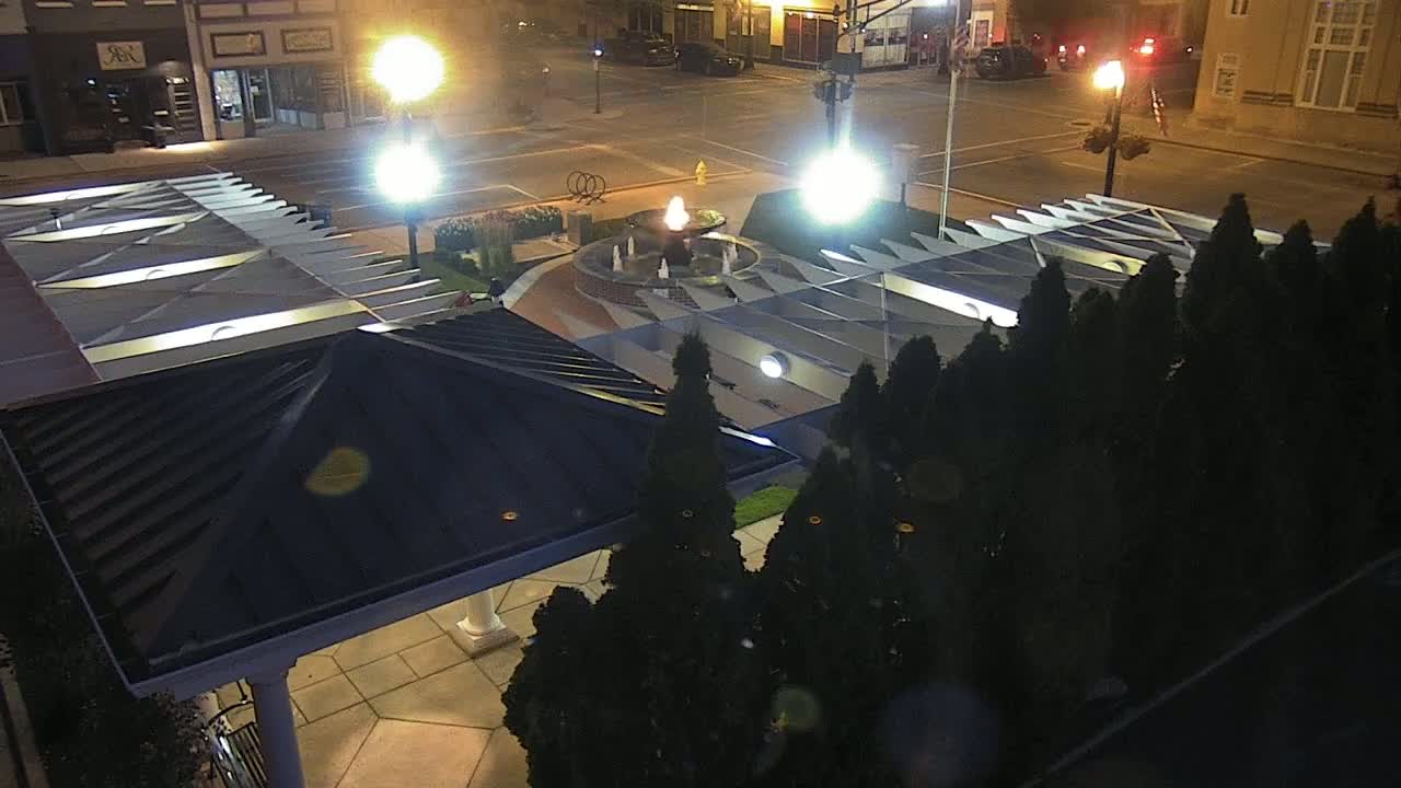 Crawfordsville Marie Canine Plaza Square Live Cam - Crawfordsville, Montgomery, Indiana, USA