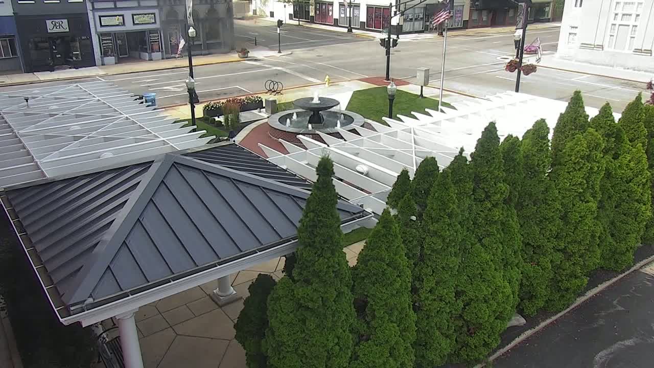 Crawfordsville Marie Canine Plaza Square Live Cam - Crawfordsville, Montgomery, Indiana, USA