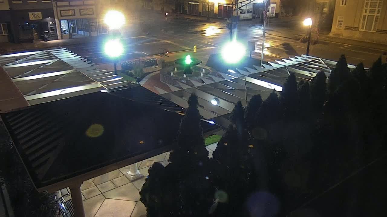 Crawfordsville Marie Canine Plaza Square Live Cam - Crawfordsville, Montgomery, Indiana, USA