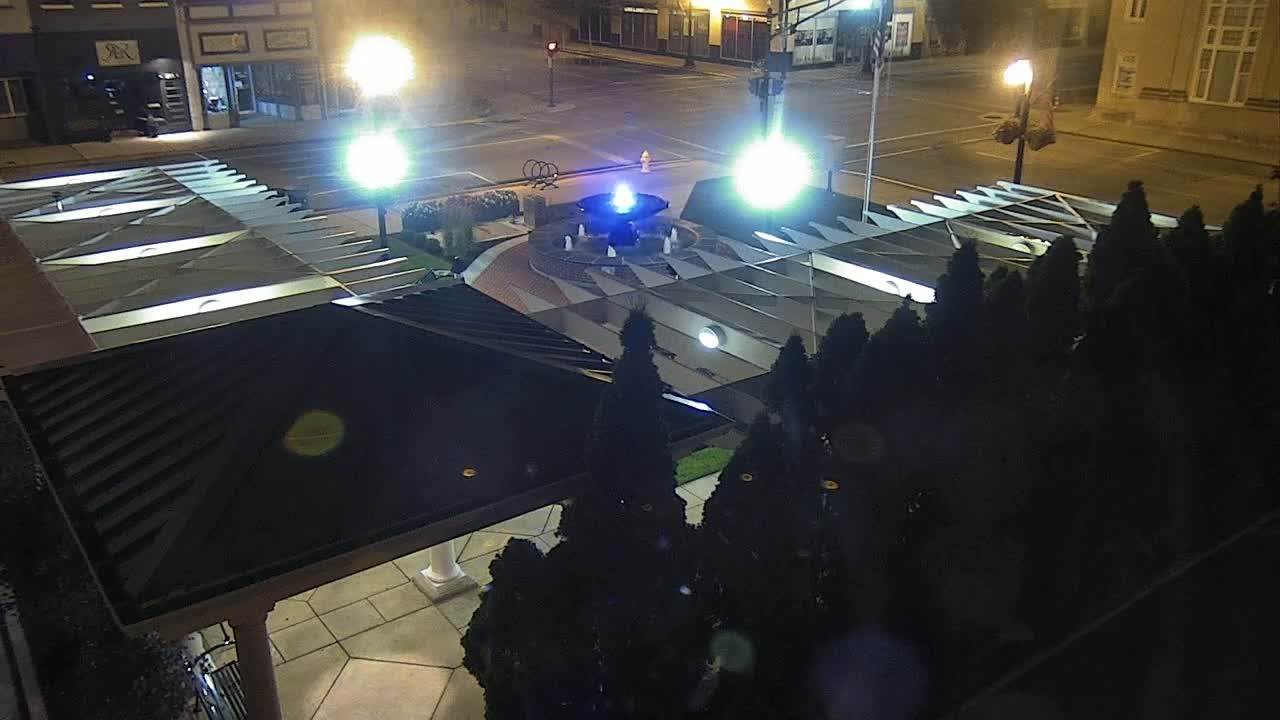 Crawfordsville Marie Canine Plaza Square Live Cam - Crawfordsville, Montgomery, Indiana, USA