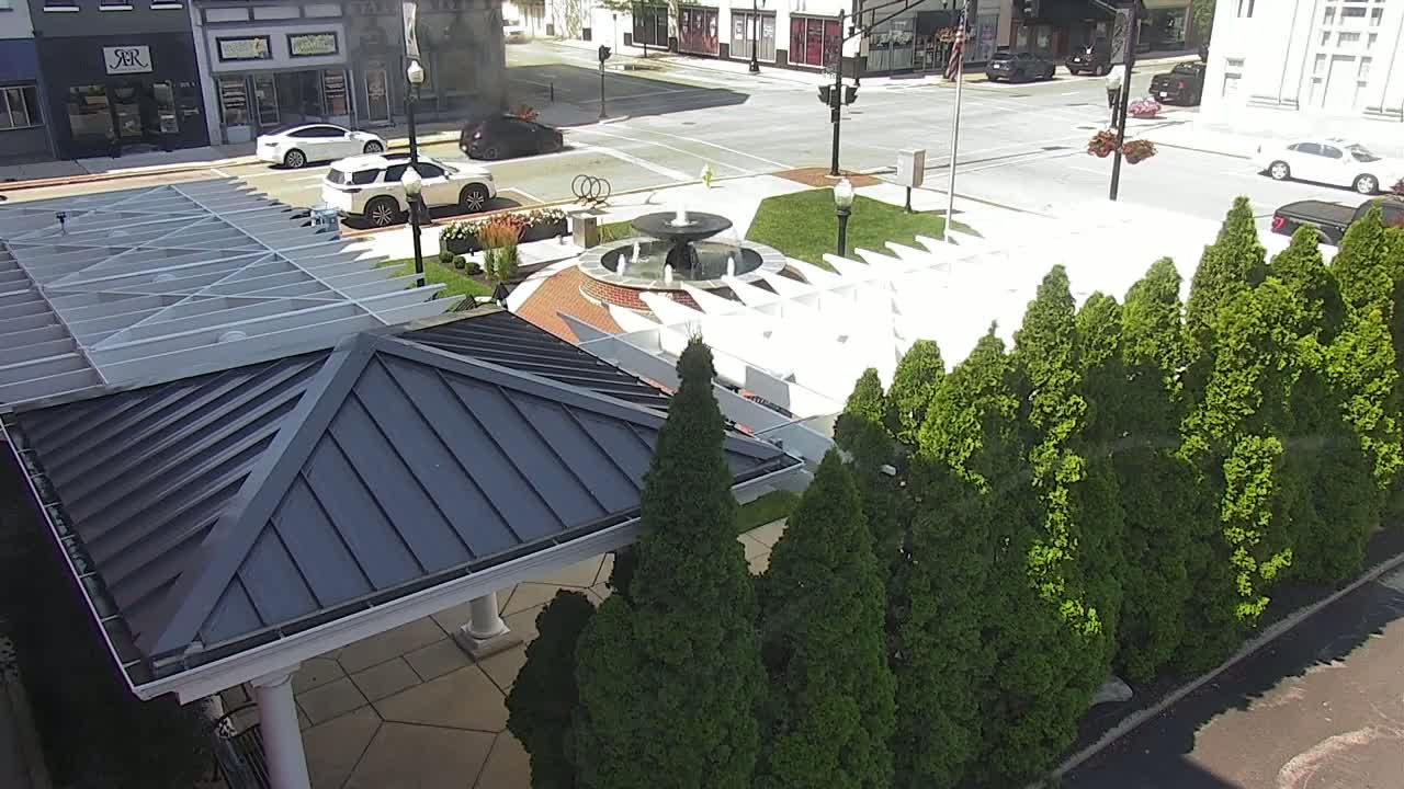 Crawfordsville Marie Canine Plaza Square Live Cam - Crawfordsville, Montgomery, Indiana, USA