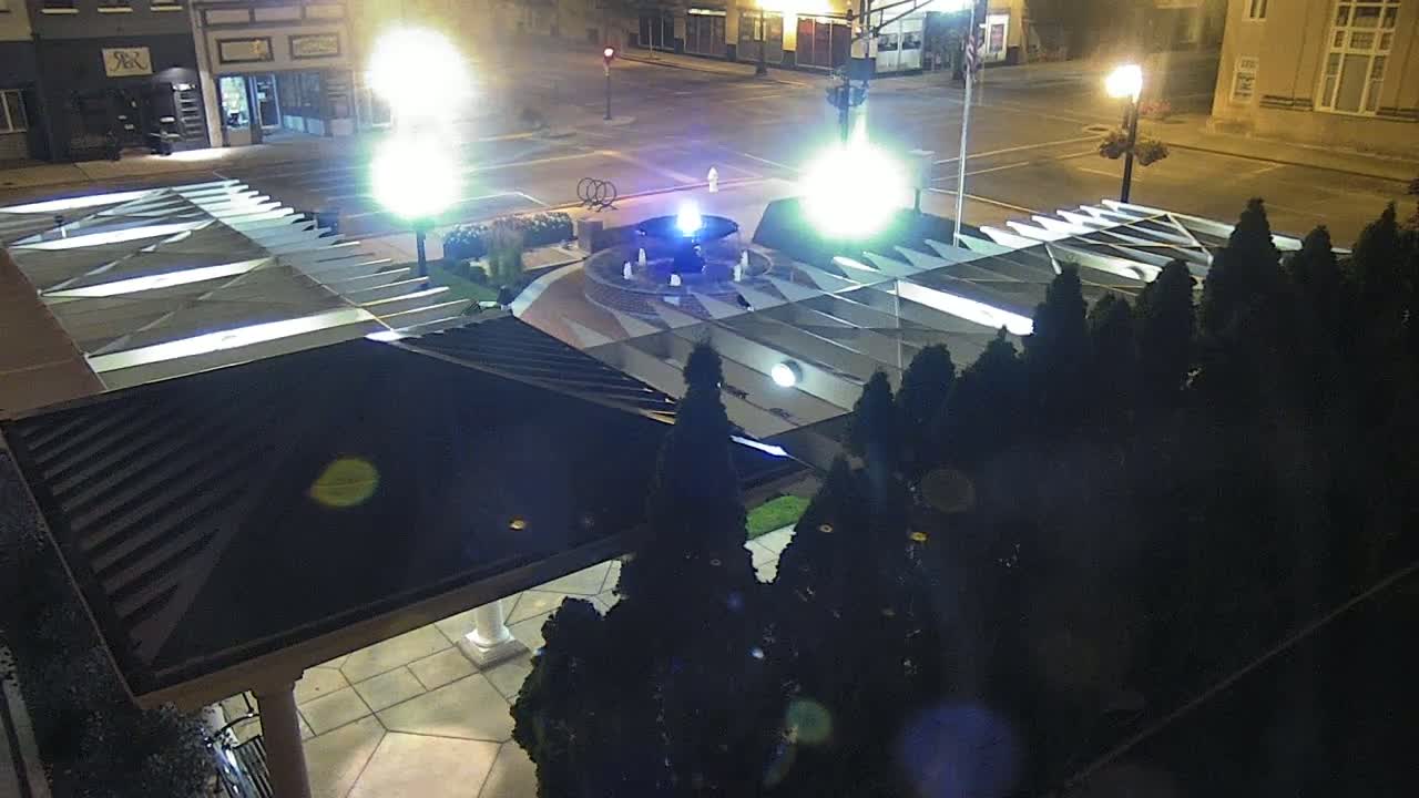Crawfordsville Marie Canine Plaza Square Live Cam - Crawfordsville, Montgomery, Indiana, USA