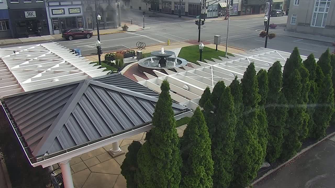 Crawfordsville Marie Canine Plaza Square Live Cam - Crawfordsville, Montgomery, Indiana, USA