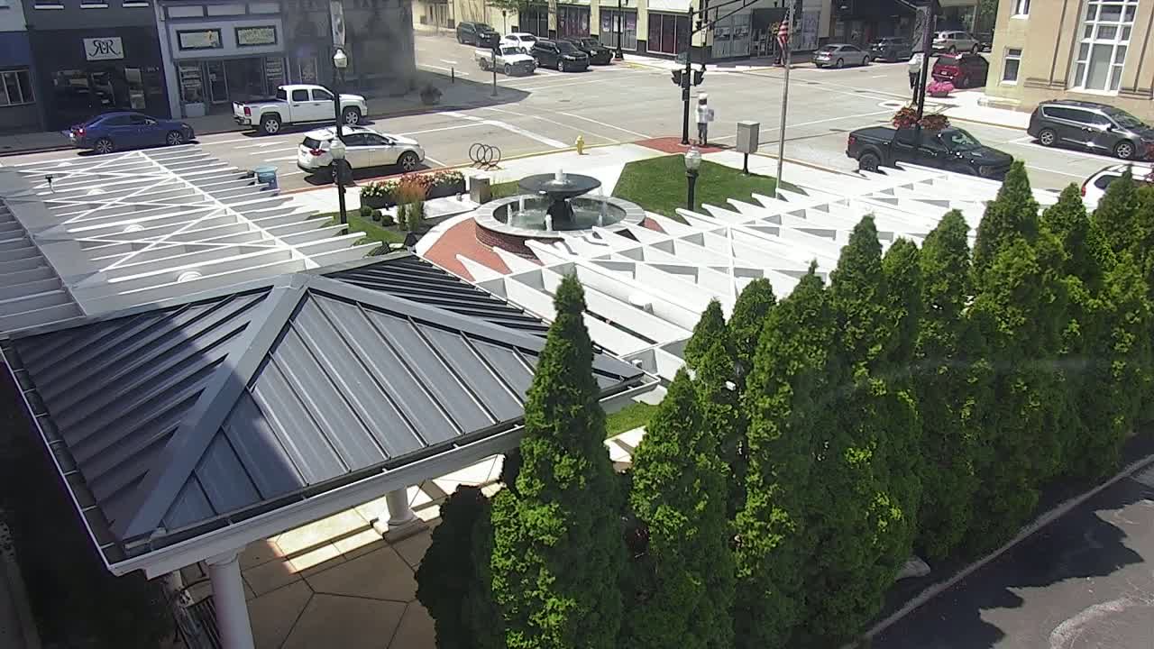 Crawfordsville Marie Canine Plaza Square Live Cam - Crawfordsville, Montgomery, Indiana, USA