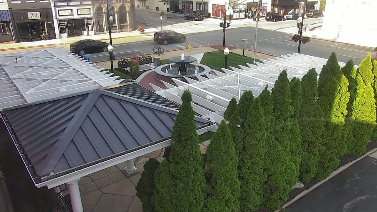 Crawfordsville Marie Canine Plaza Square Live Cam - Crawfordsville, Montgomery, Indiana, USA