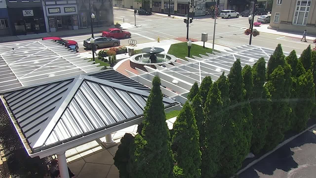 Crawfordsville Marie Canine Plaza Square Live Cam - Crawfordsville, Montgomery, Indiana, USA