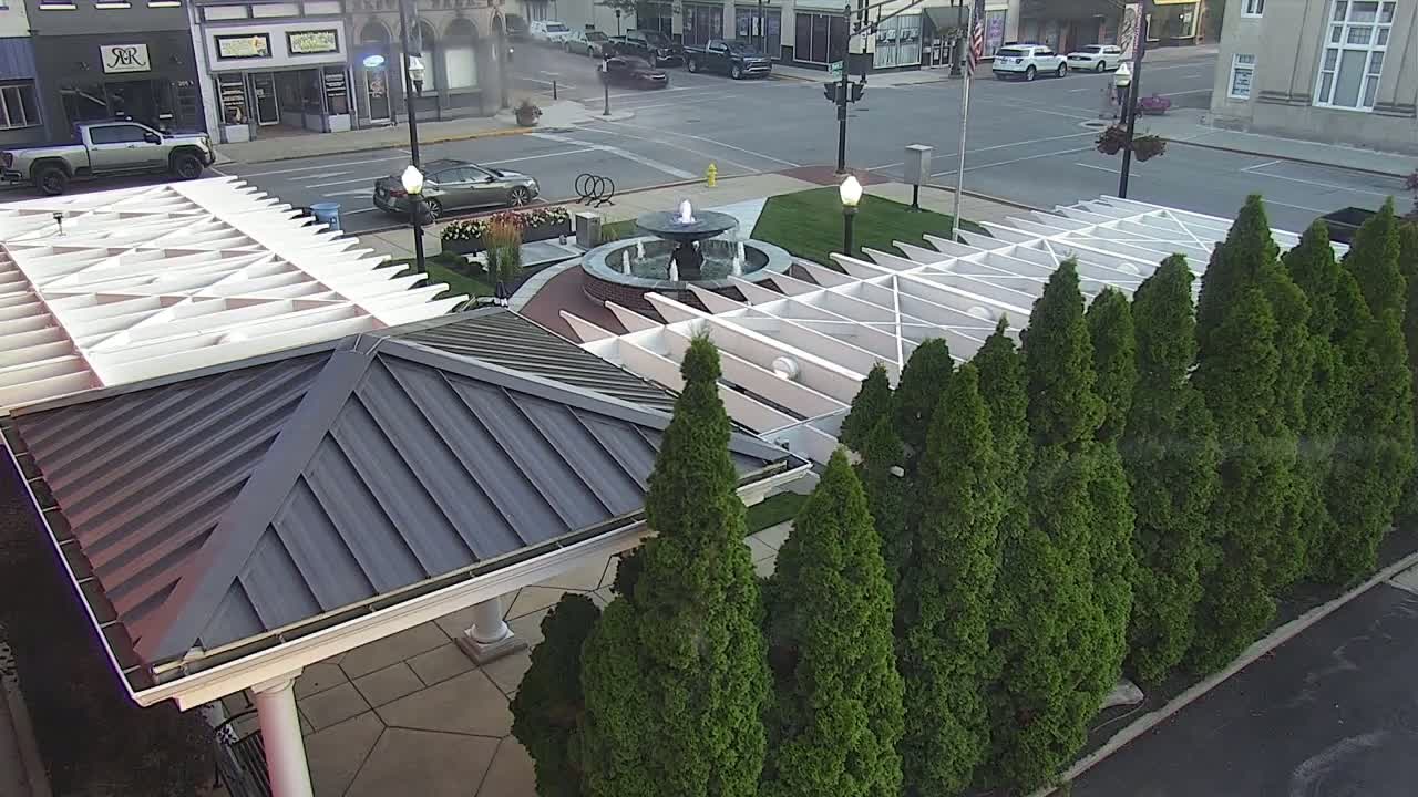 Crawfordsville Marie Canine Plaza Square Live Cam - Crawfordsville, Montgomery, Indiana, USA