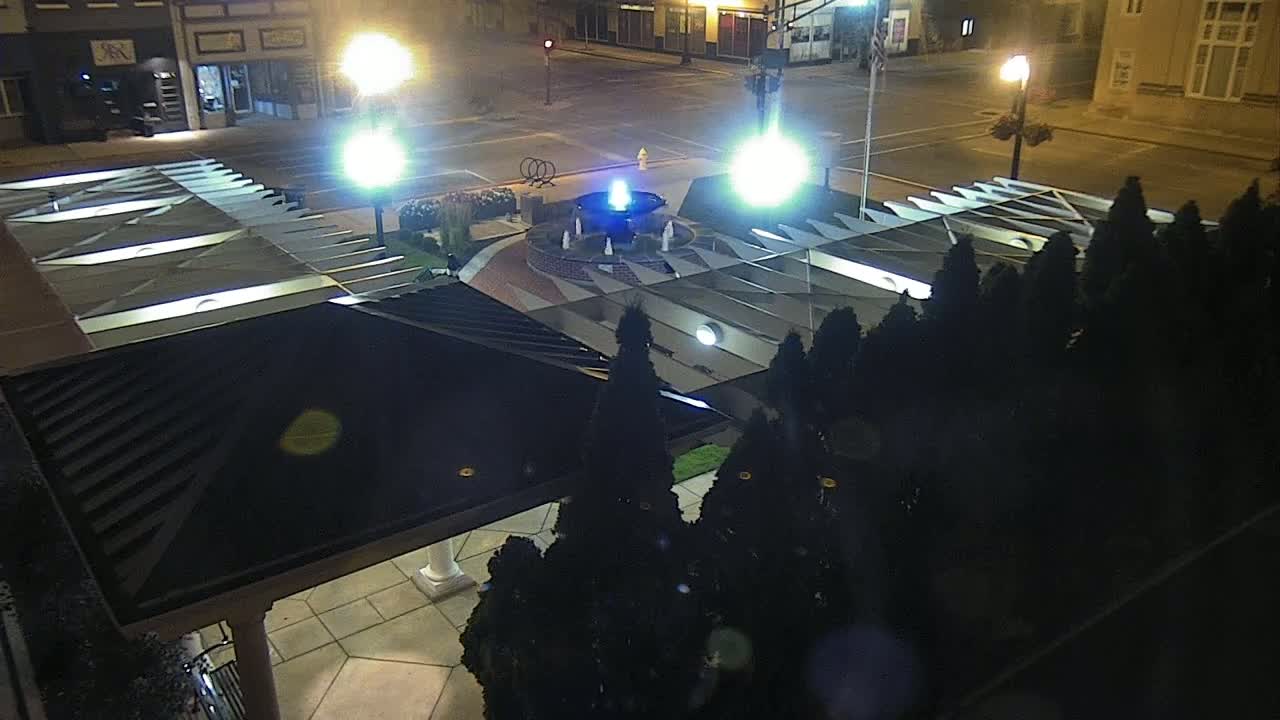 Crawfordsville Marie Canine Plaza Square Live Cam - Crawfordsville, Montgomery, Indiana, USA