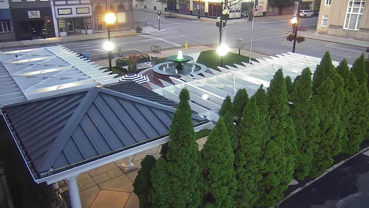 Crawfordsville Marie Canine Plaza Square Live Cam - Crawfordsville, Montgomery, Indiana, USA