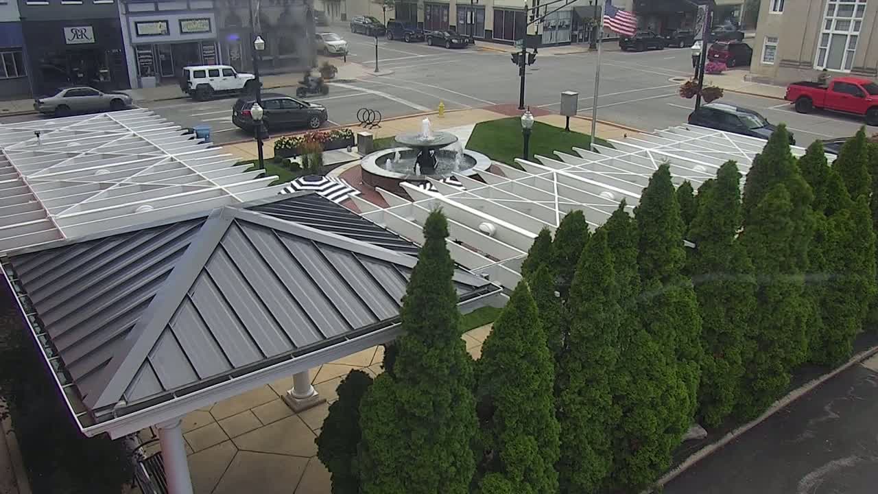 Crawfordsville Marie Canine Plaza Square Live Cam - Crawfordsville, Montgomery, Indiana, USA