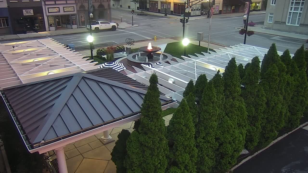 Crawfordsville Marie Canine Plaza Square Live Cam - Crawfordsville, Montgomery, Indiana, USA