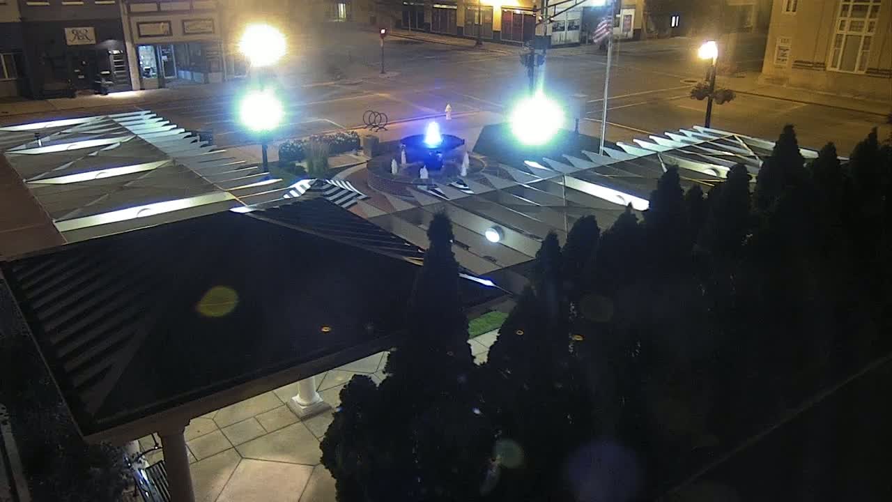 Crawfordsville Marie Canine Plaza Square Live Cam - Crawfordsville, Montgomery, Indiana, USA
