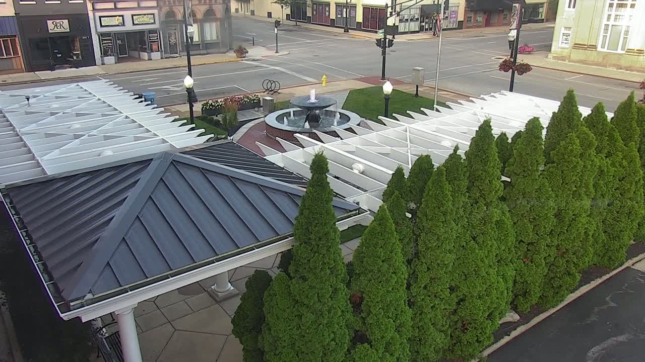 Crawfordsville Marie Canine Plaza Square Live Cam - Crawfordsville, Montgomery, Indiana, USA