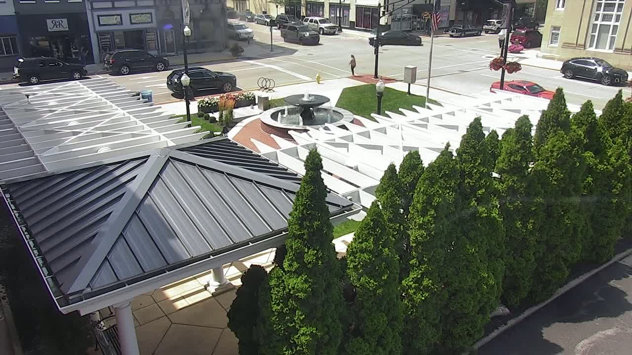 Crawfordsville Marie Canine Plaza Square Live Cam - Crawfordsville, Montgomery, Indiana, USA