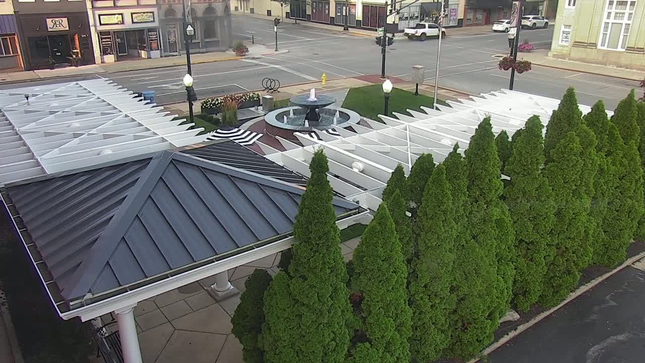 Crawfordsville Marie Canine Plaza Square Live Cam - Crawfordsville, Montgomery, Indiana, USA