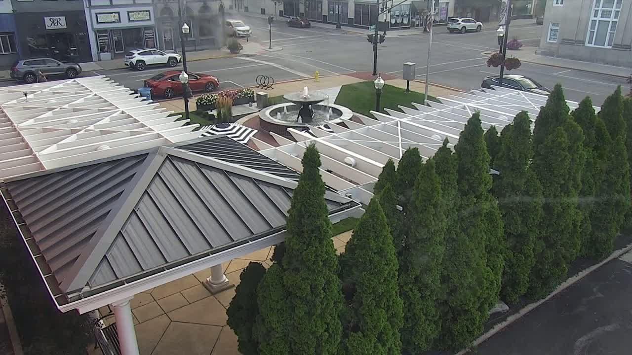 Crawfordsville Marie Canine Plaza Square Live Cam - Crawfordsville, Montgomery, Indiana, USA
