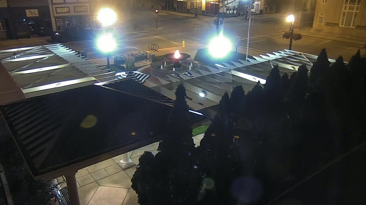 Crawfordsville Marie Canine Plaza Square Live Cam - Crawfordsville, Montgomery, Indiana, USA