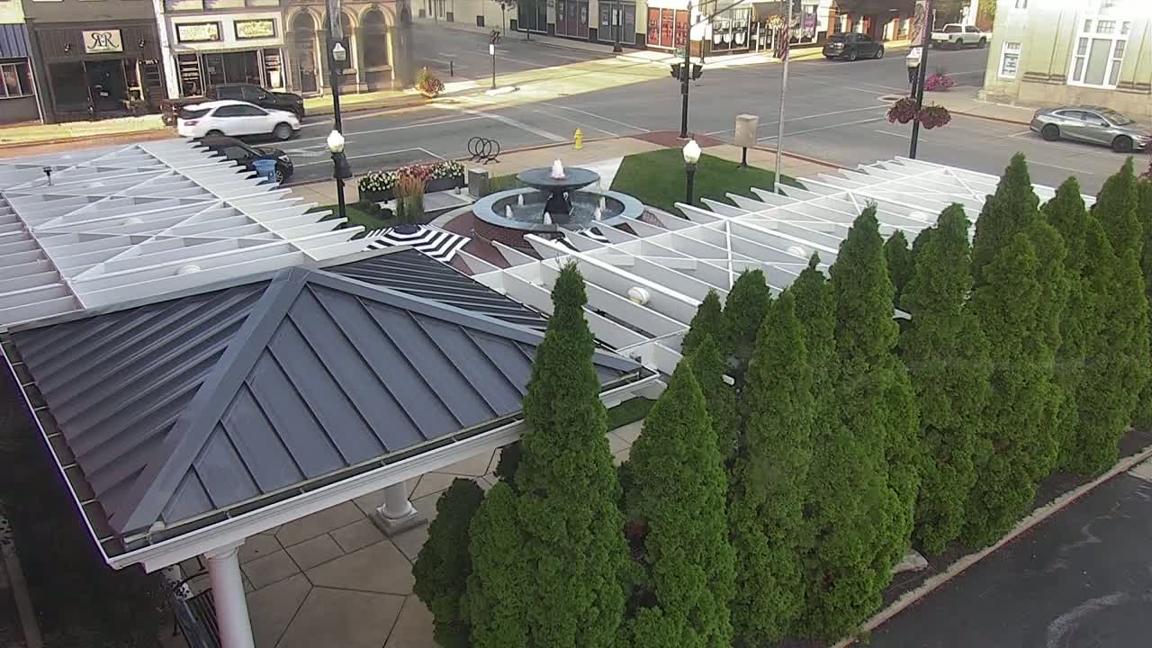 Crawfordsville Marie Canine Plaza Square Live Cam - Crawfordsville, Montgomery, Indiana, USA